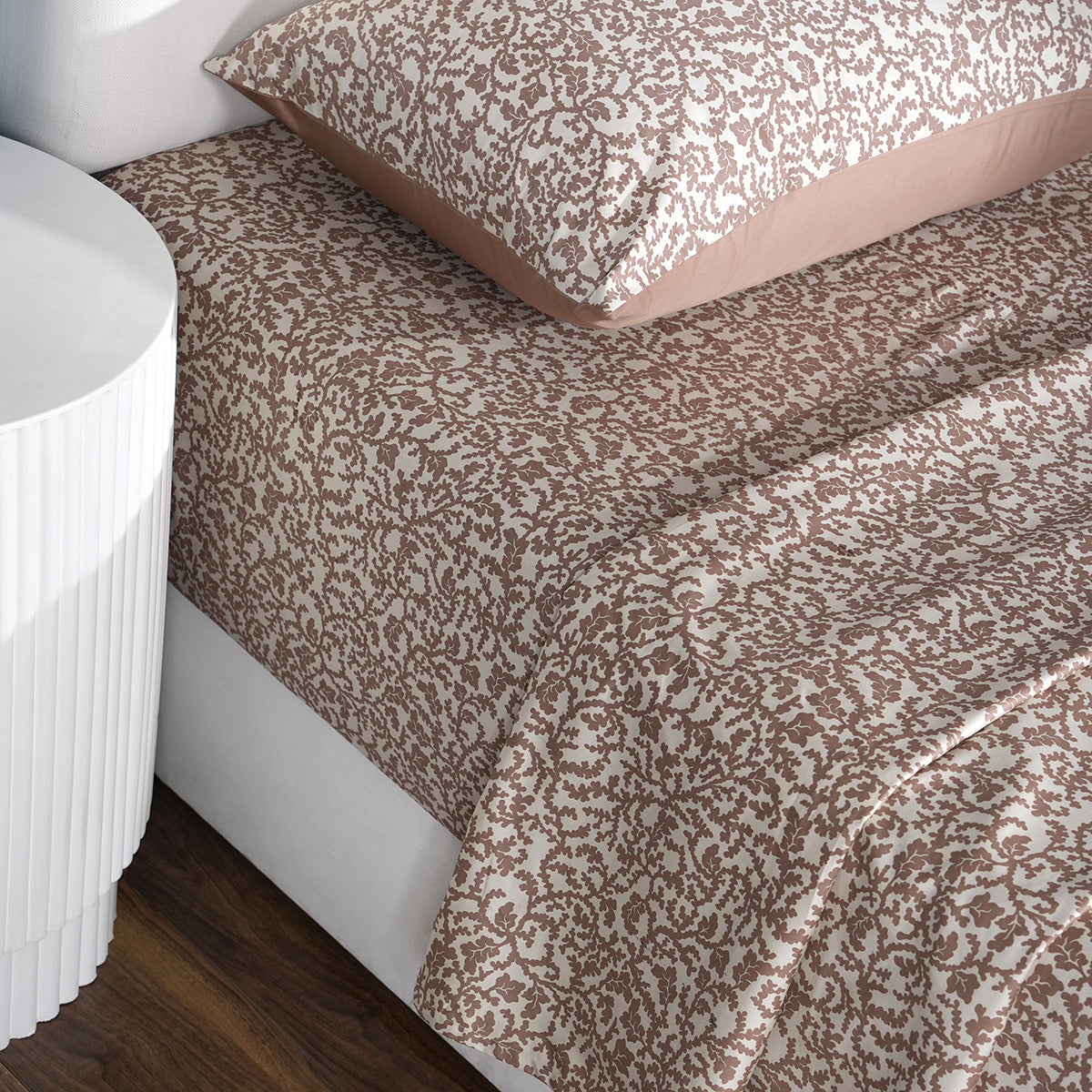 Classical Impression Ornamental 100% Cotton Bedsheet with Pillow Case Brown