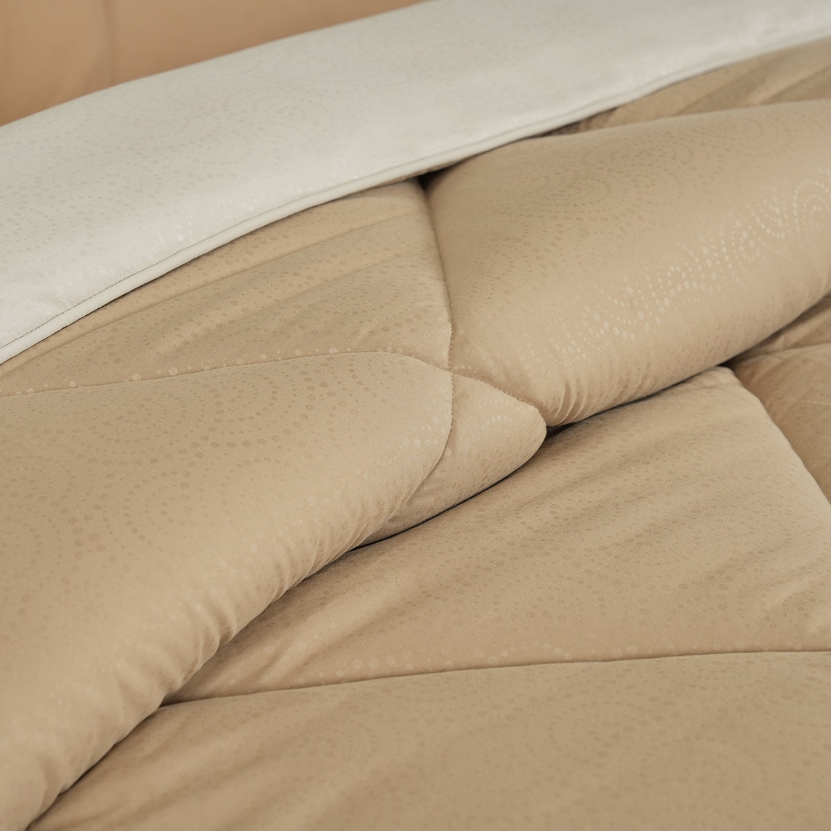 Gravel 250 GSM reversible textured Beige/Neutral Quilt