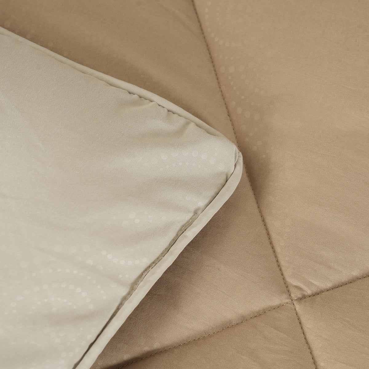 Gravel 250 GSM reversible textured Beige/Neutral Quilt