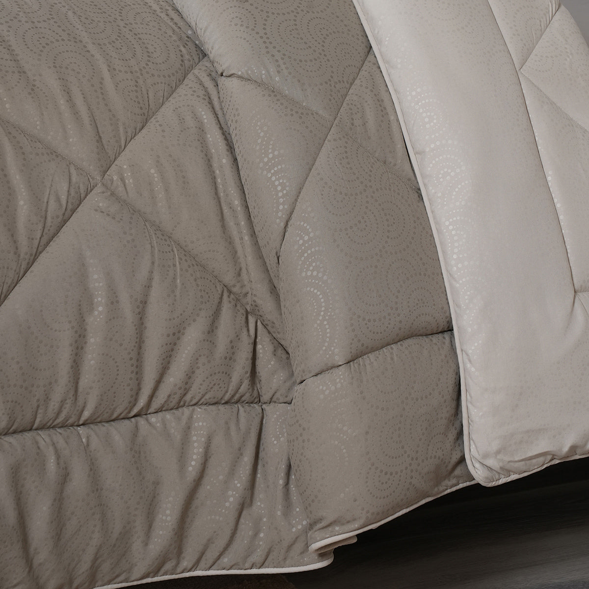 Gravel 250 GSM reversible textured Green Quilt