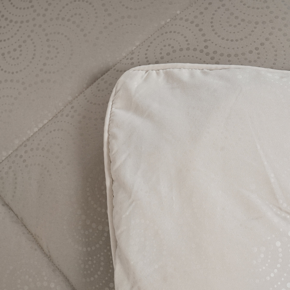 Gravel 250 GSM reversible textured Green Quilt
