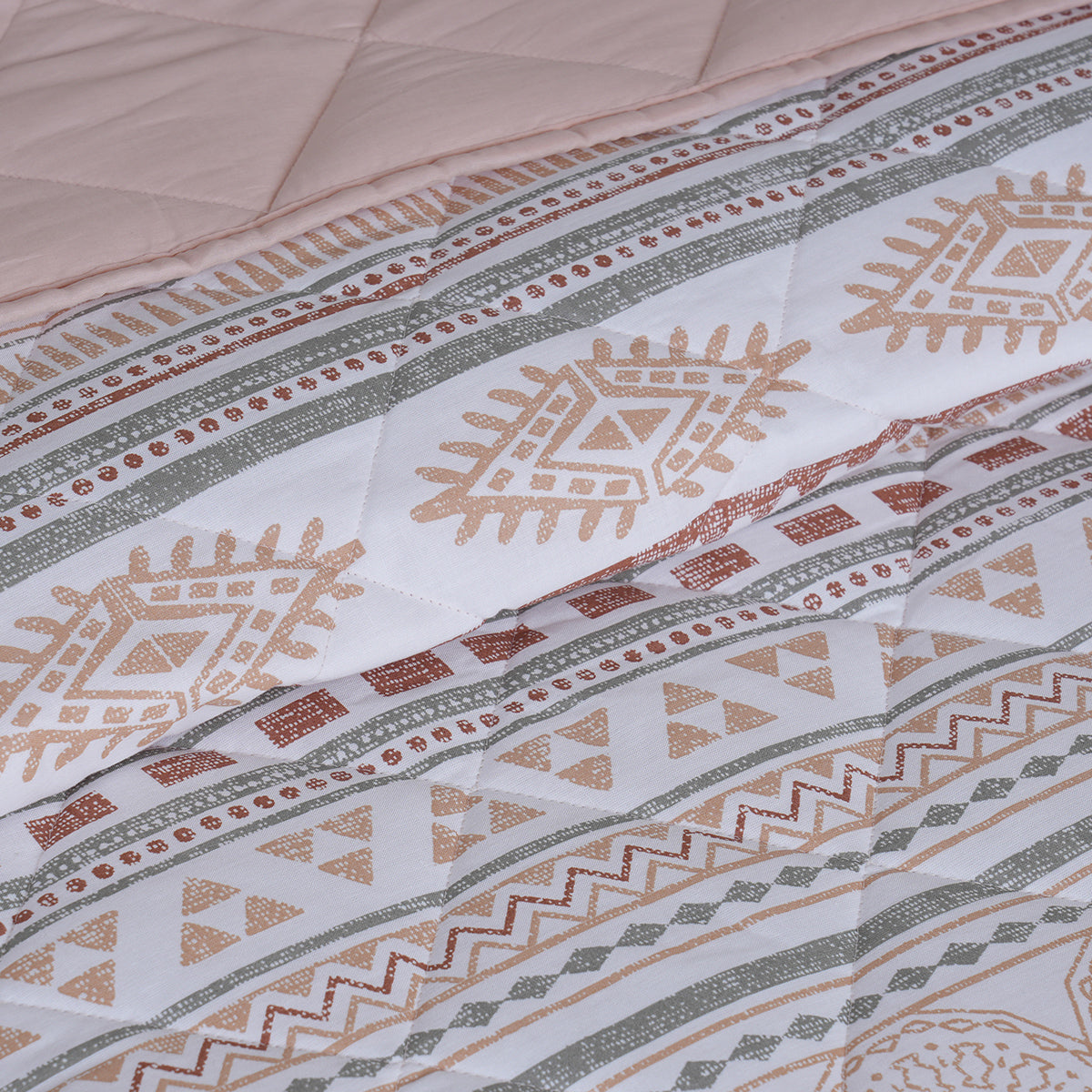 Hermosa Sensory Bloom Allegra Quilt Peach