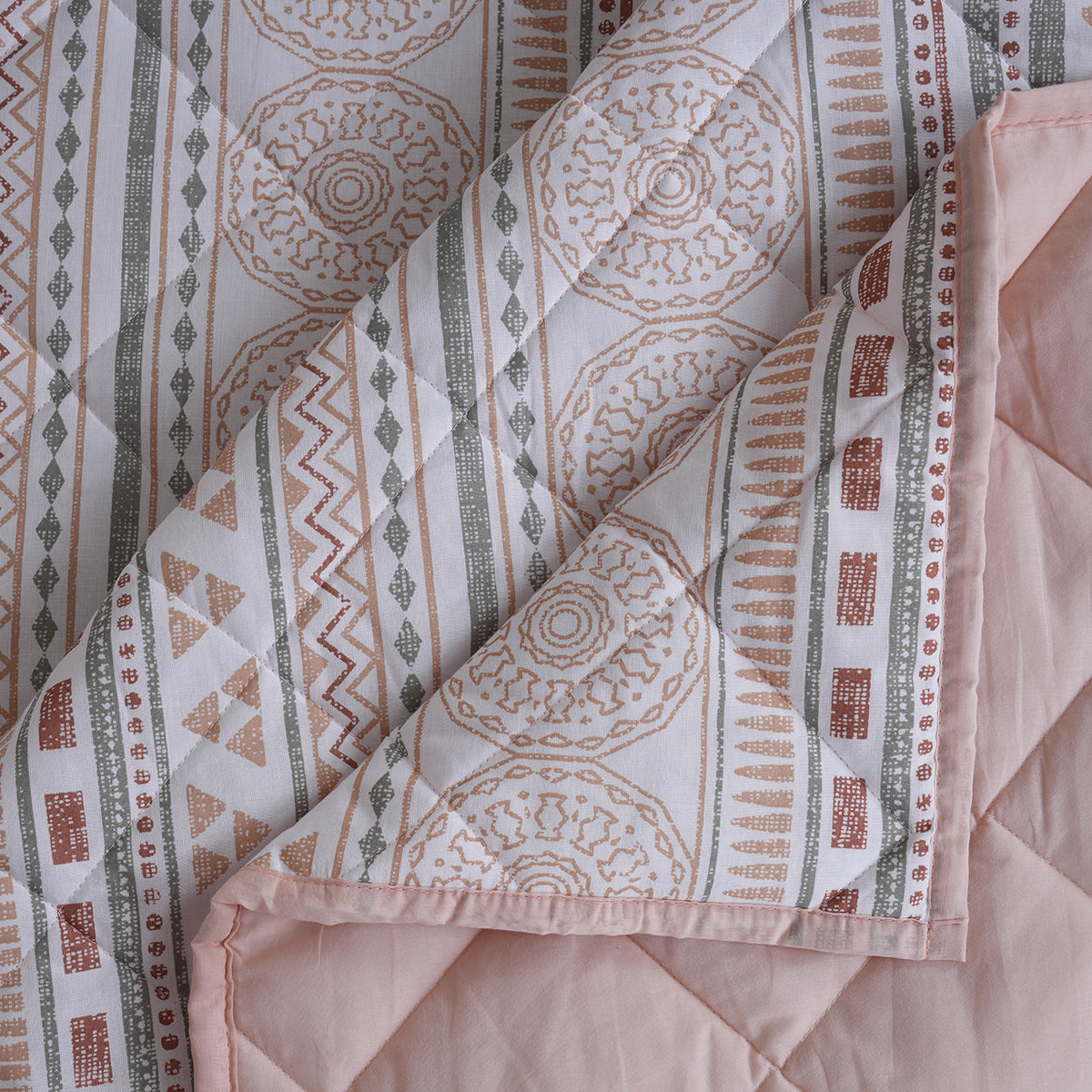 Hermosa Sensory Bloom Allegra Quilt Peach