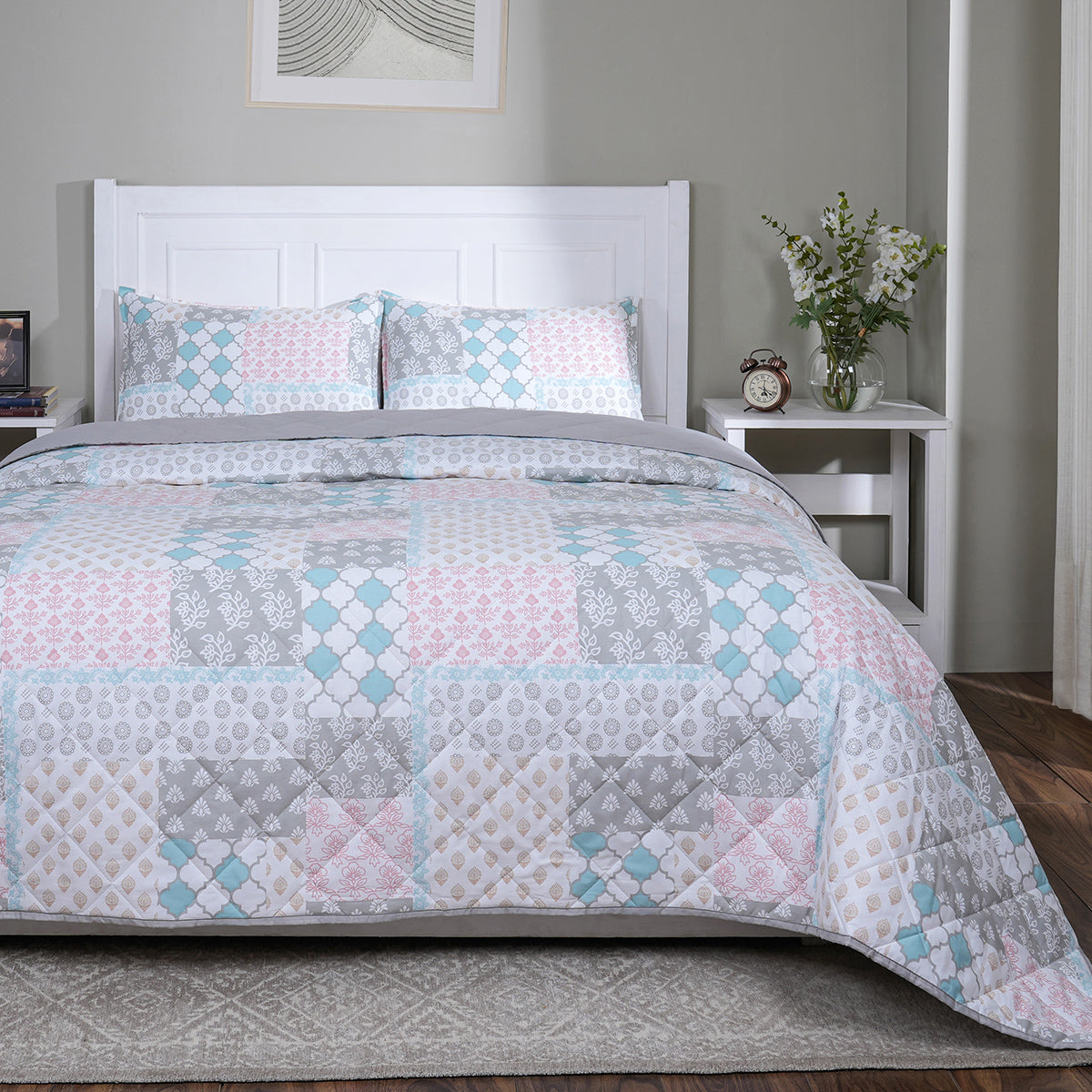Hermosa Sensory Bloom Lennon Quilt Blue